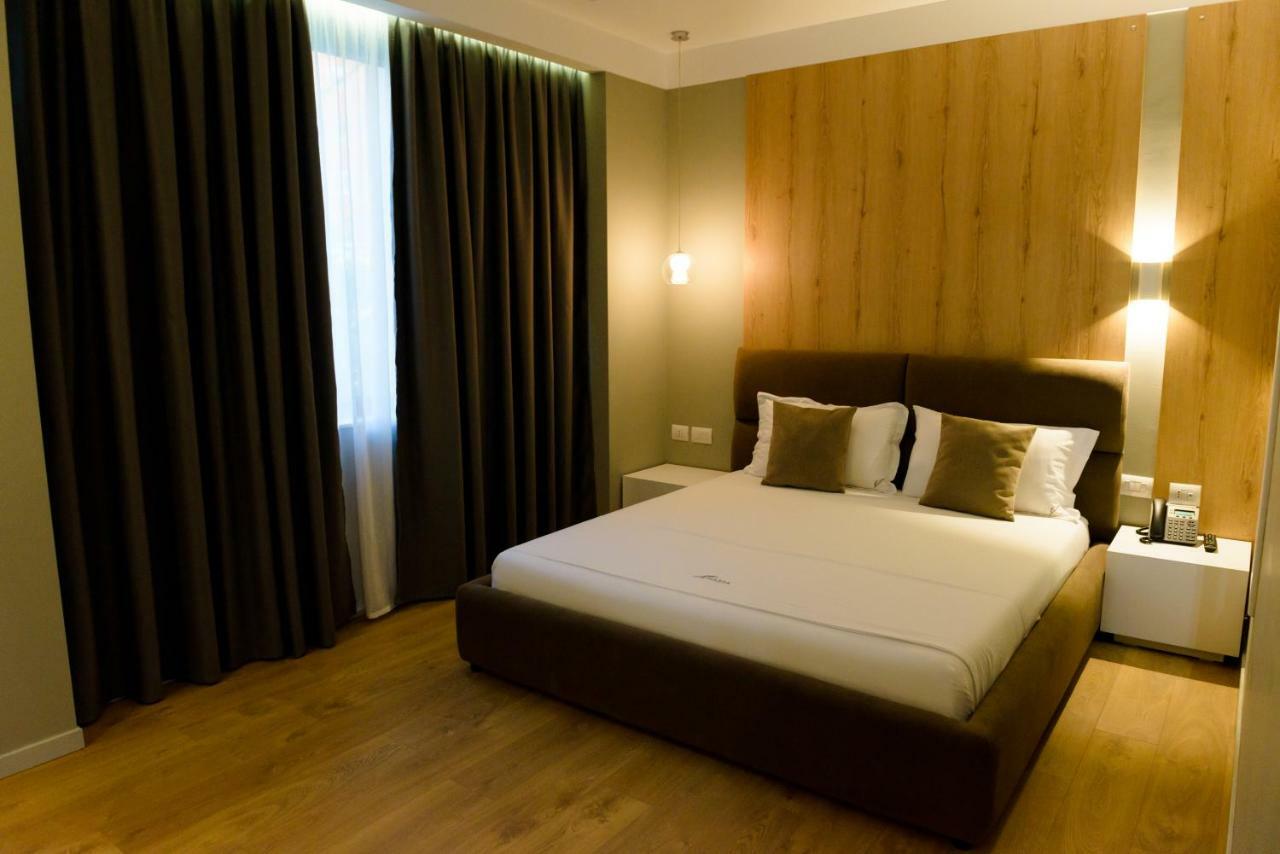 Hotel One Vlorë Extérieur photo